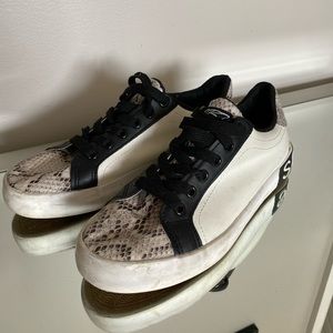 3FOR$20 SPORT shoes size 40 black white snake print fits size 9 sneakers
